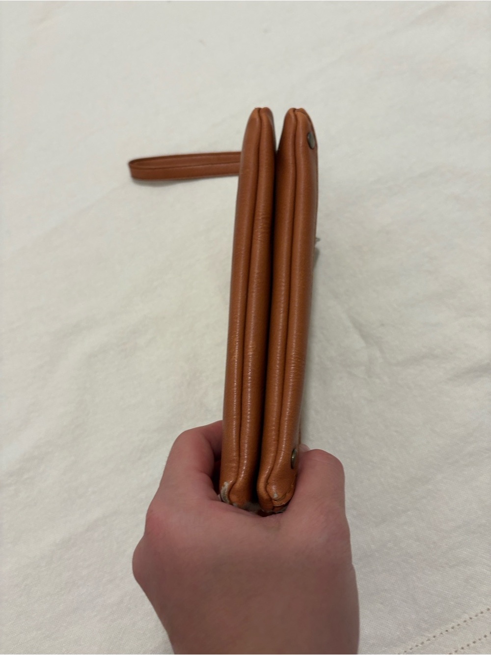 Universal Thread Wallet - Picture 8 of 14